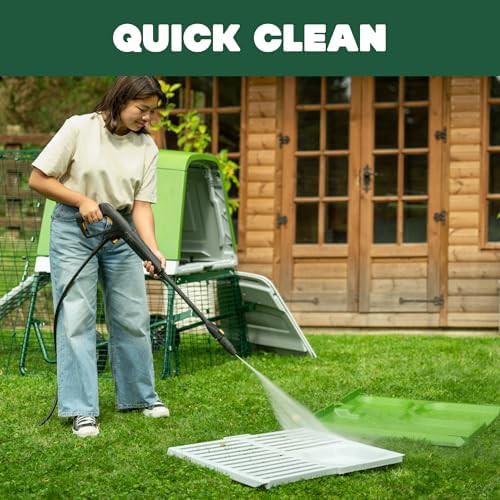 Portable green chicken coop on wheels — photo 4