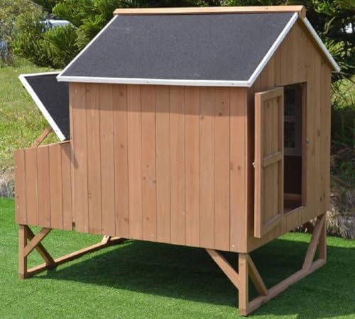 Wooden hen house with three nesting boxes — photo 4