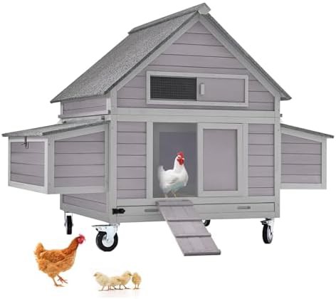 Portable wooden hen house with asphalt roof