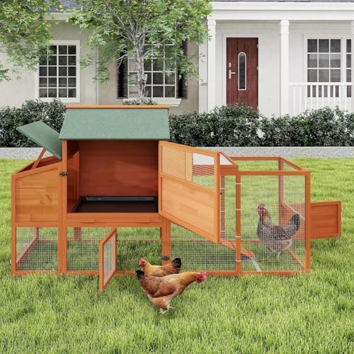 Mobile wooden poultry hutch with wheels — photo 3