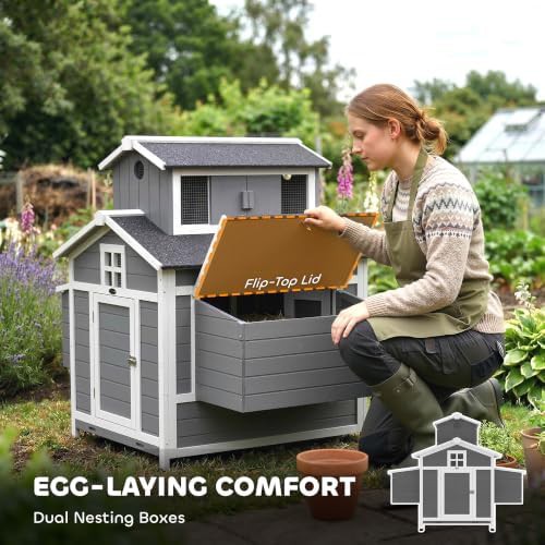 Compact outdoor coop with nesting box and stands — photo 4
