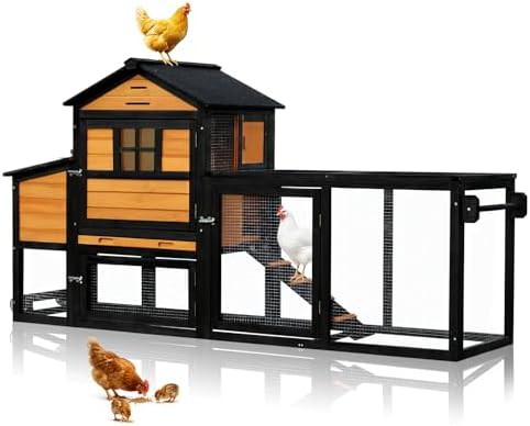 Wheeled poultry house with compact run